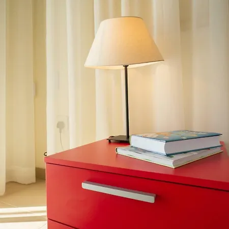 Cozy & Stylish - 2bd - Central Area & Parking لارنكا